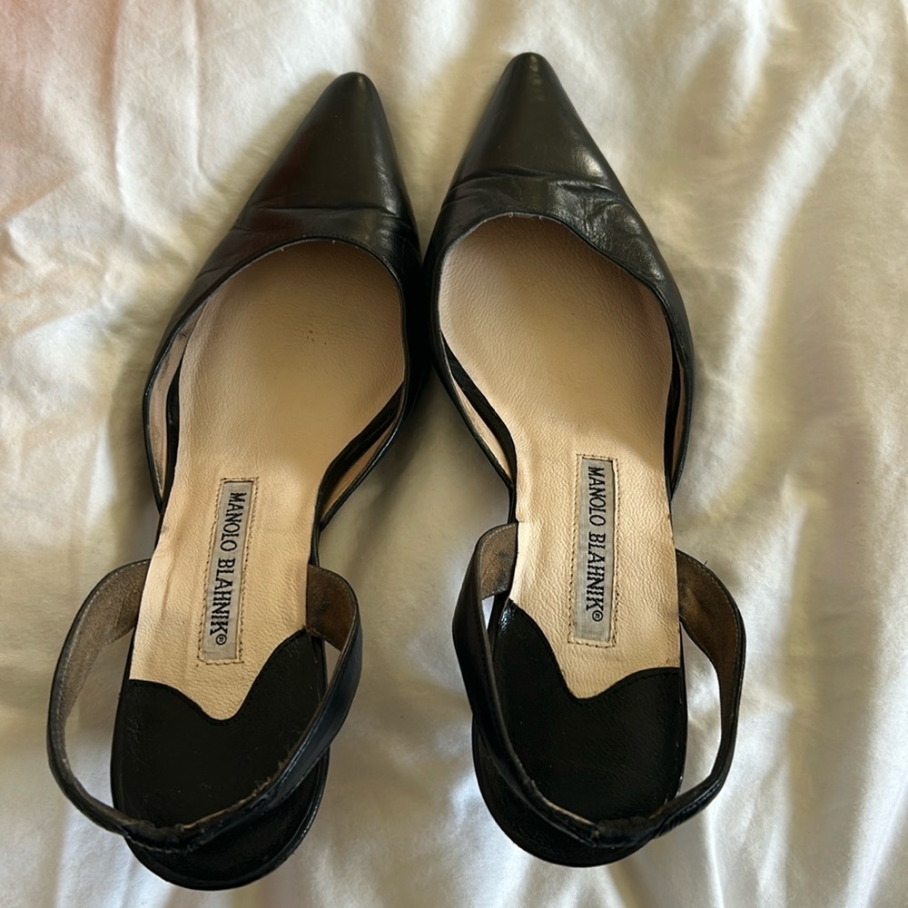 Manolo Blahnik kitten heel pointed toe sling back 37.5 US 7